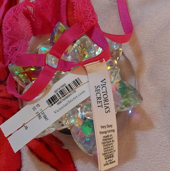 π VS Very Sexy Lace Strappy Thong Panty π - Picture 9 of 16